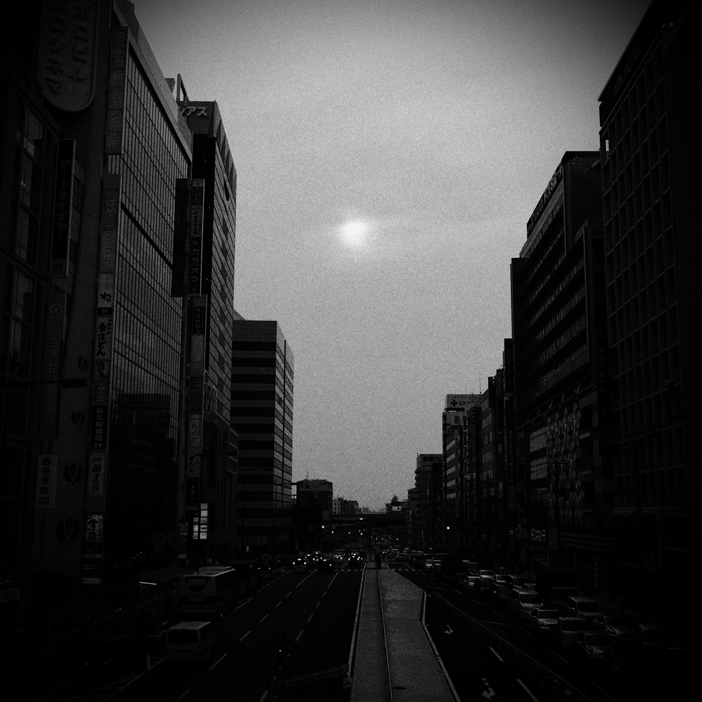 歩道橋より見た世界