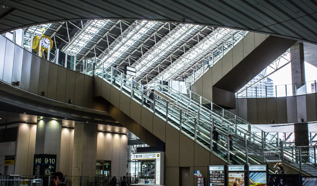 大阪駅０３