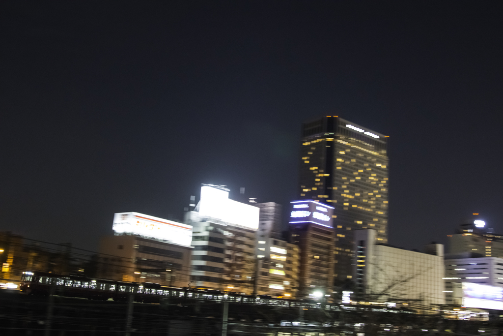 夜の品川を発つ