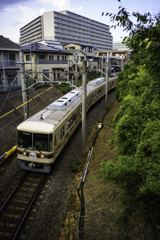 住宅街に見送られ