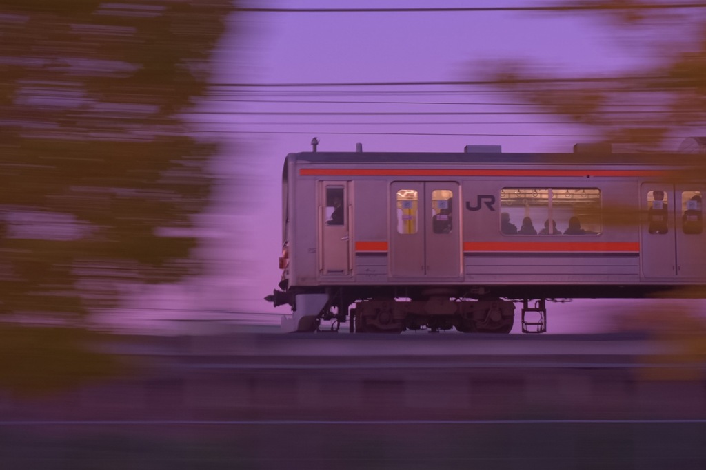 家路へ急ぐ