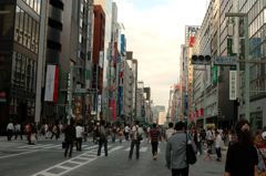 ある日の銀座通り