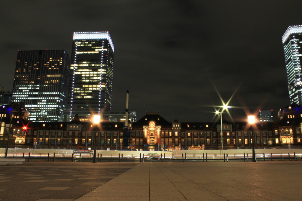 夜の東京駅