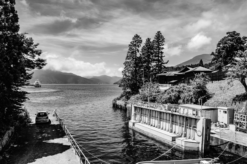 Ashi Lake
