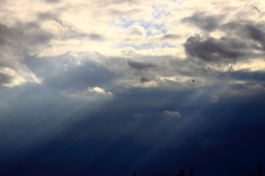 空の彼方に。