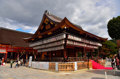 舞殿、八坂神社