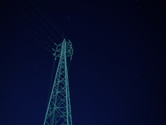 夜空に向かって