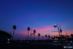 交差点の夕景