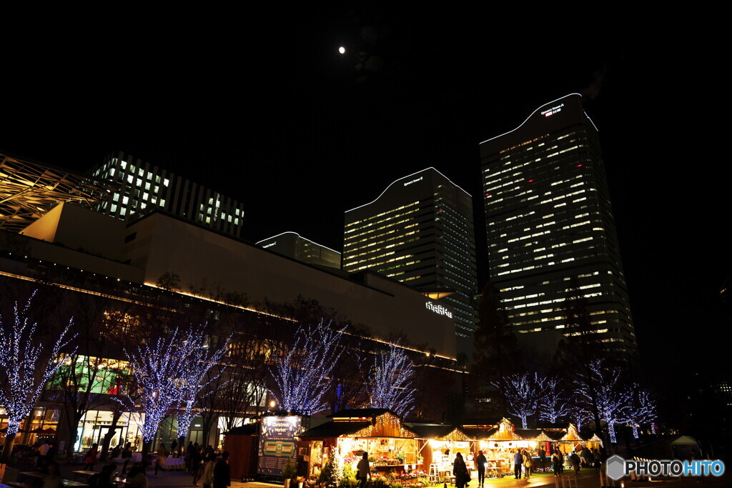 クリスマスマーケット出現