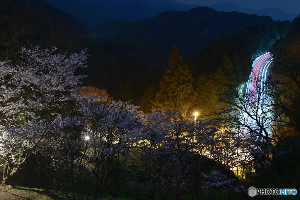 峠の光跡