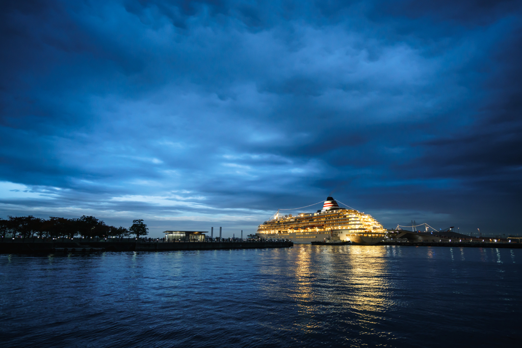 Cruise ship
