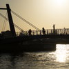 夕暮れの橋