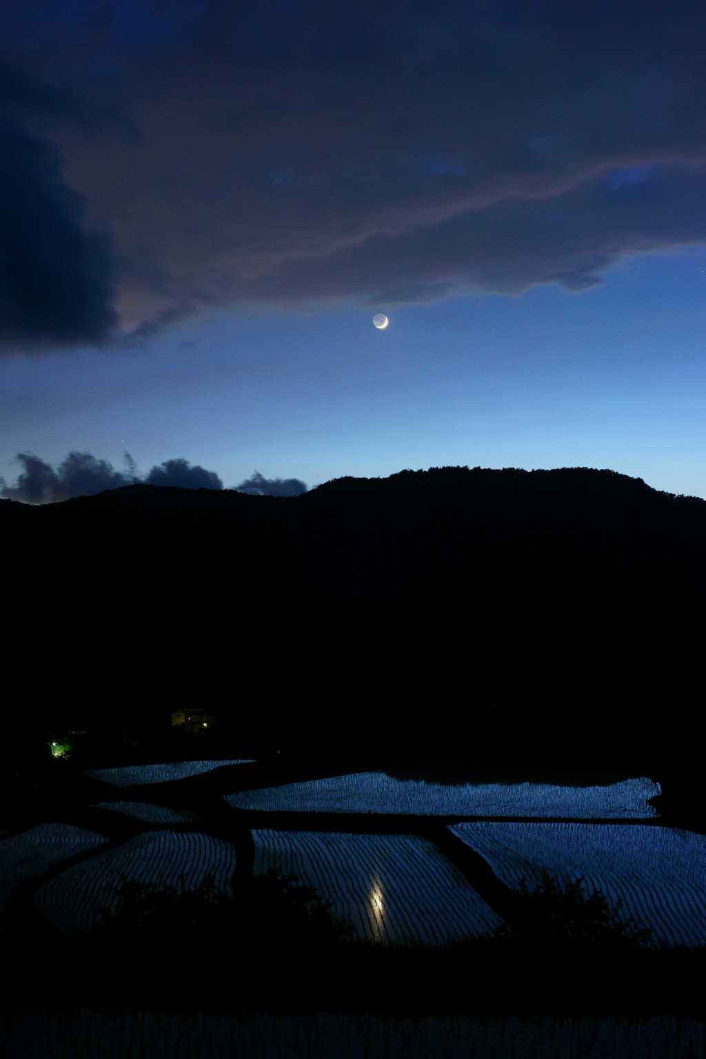 里山月景