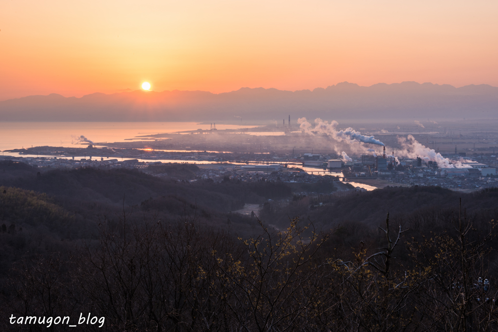二上山からの朝景