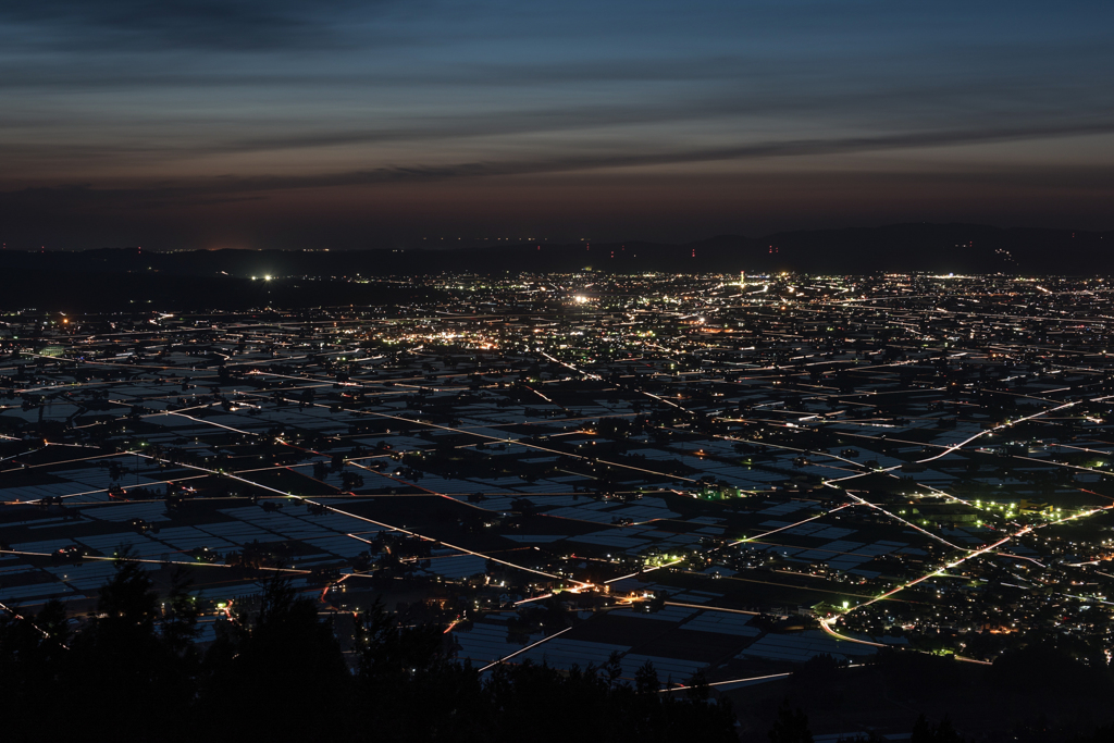 散居村 夜景