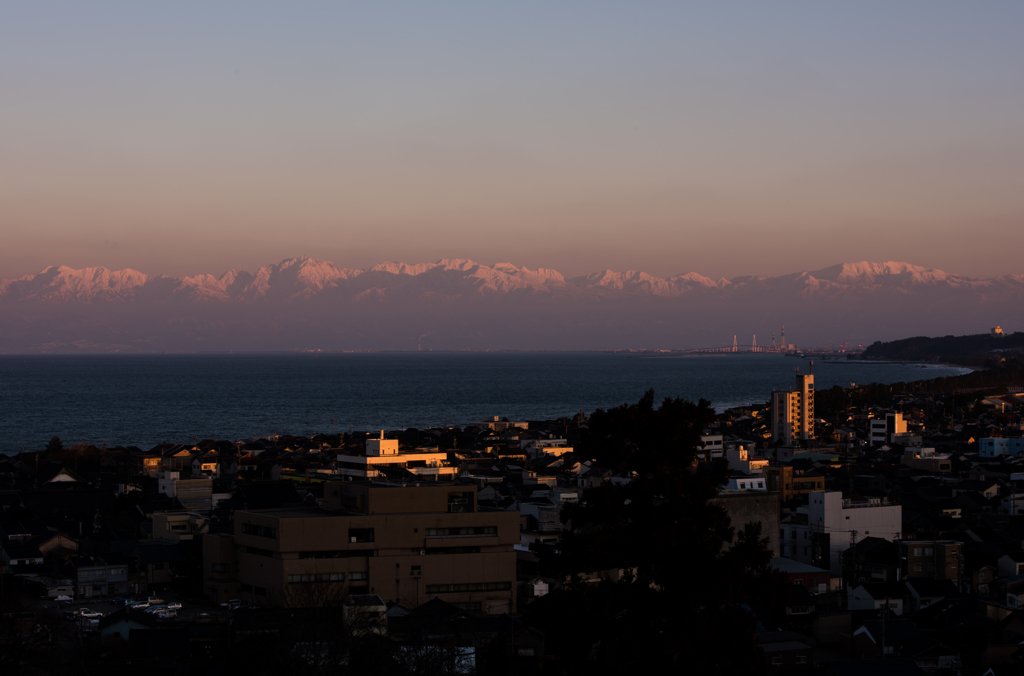 夕暮れの立山連峰
