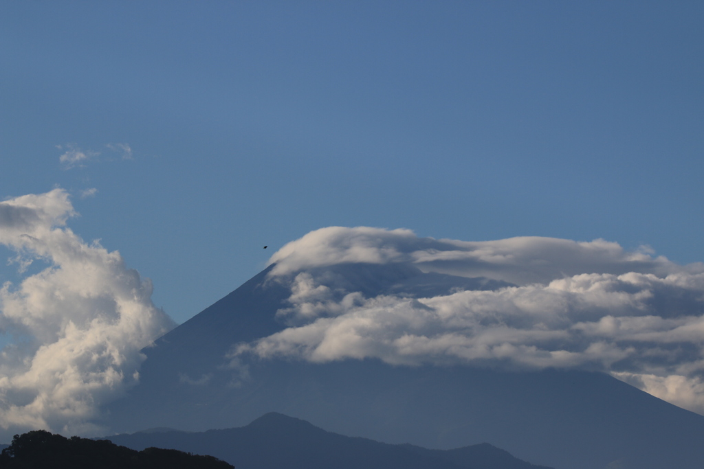 雲を纏う霊峰