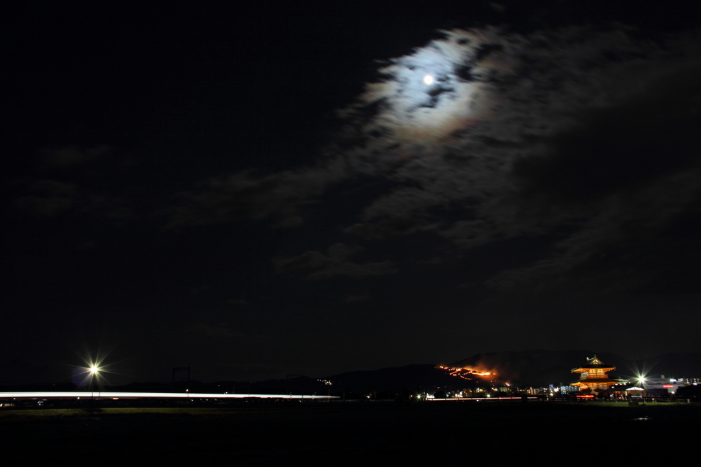 月夜の平城宮跡