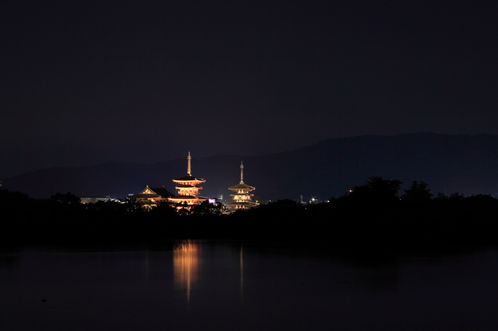 黄金色の薬師寺