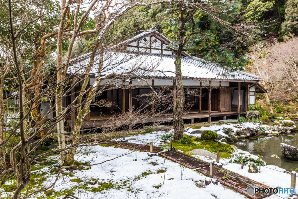 蓮華寺書院の雪景