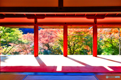 石水院の額縁紅葉