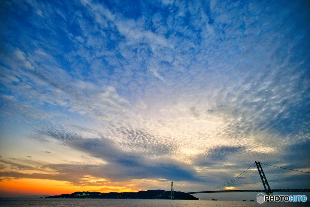 明石海峡の夕空