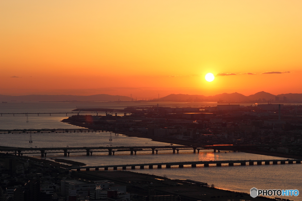 海峡も見える夕日