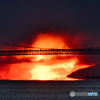 海峡に蕩ける夕日