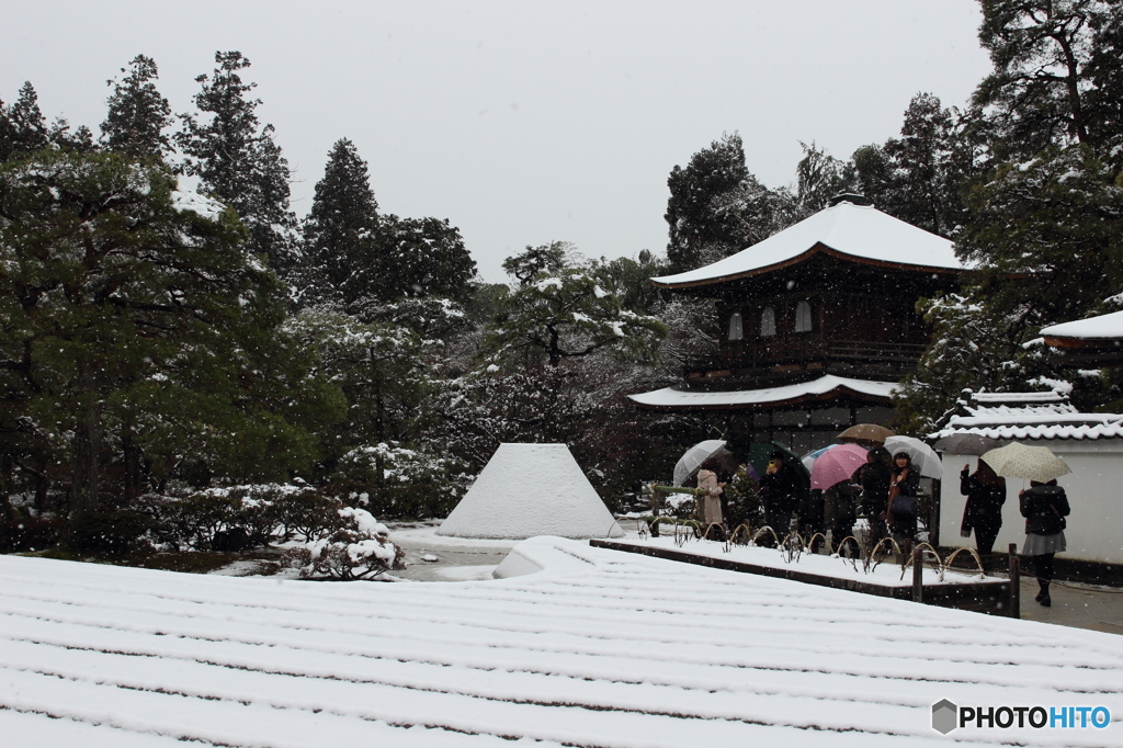風雪の銀閣寺