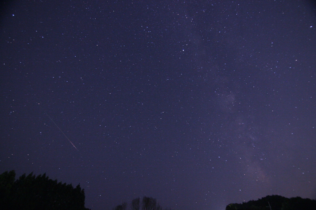 天の川と流れ星