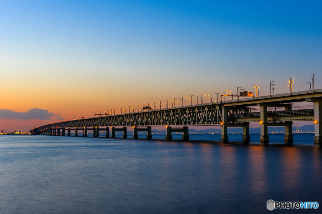 関空連絡橋の夕景