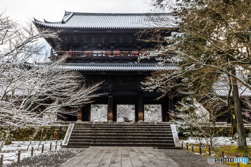 雪の南禅寺三門