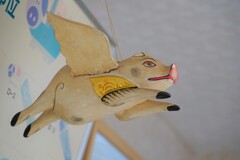 ブタがトンでる！！
