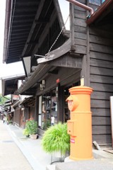 奈良井宿にはこのポストが似合う