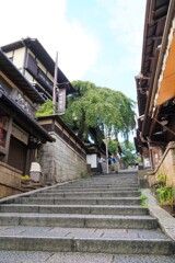 産寧坂も夏の散髪