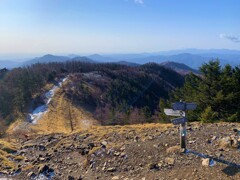 雲取山から奥多摩方面
