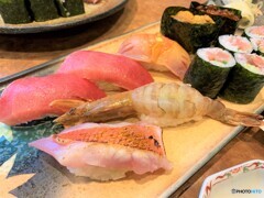 回転しないお寿司ってこんななんですね。。