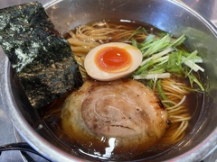 ズンドバーのラーメン美味しい
