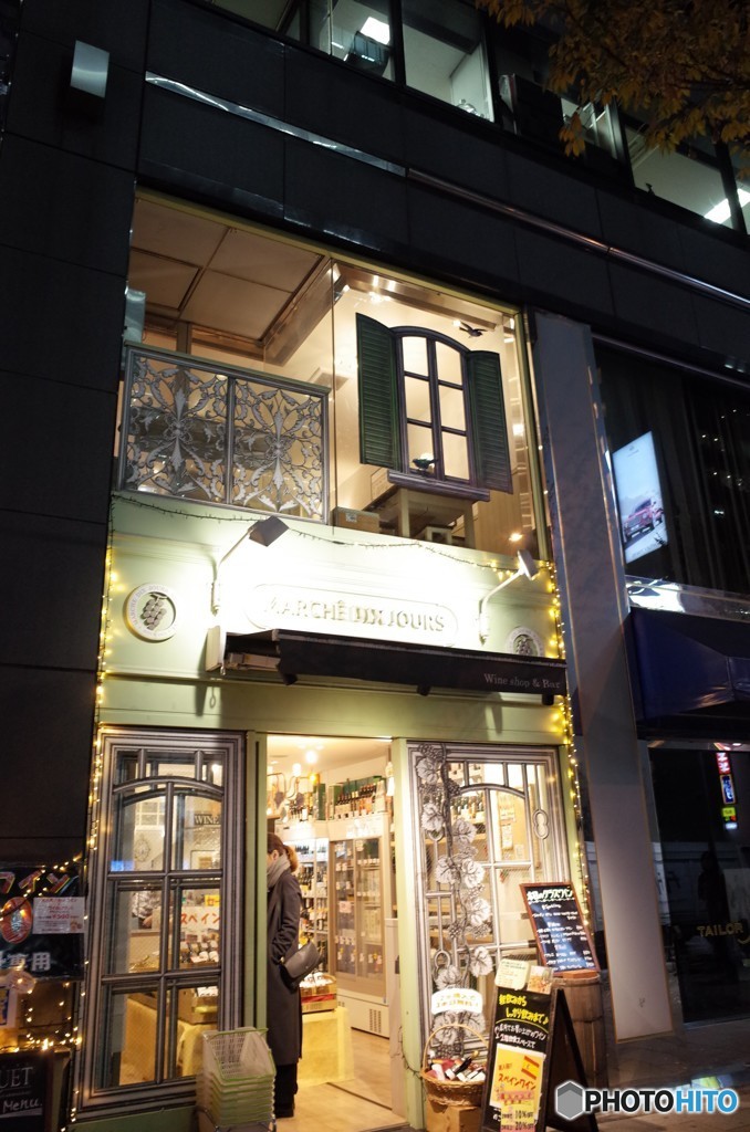 青山のワイン店