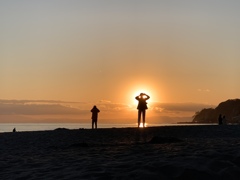 鎌倉の海岸の夕焼けマル