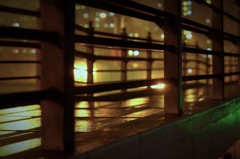 雨の歩道橋