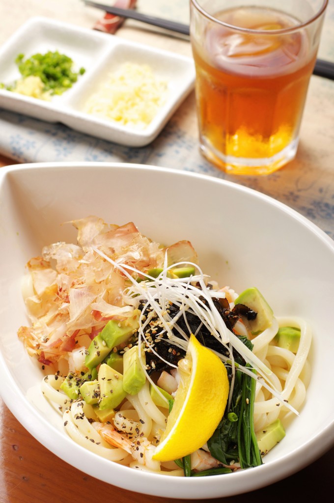 夏うどんと麦茶