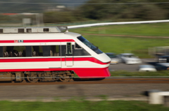 特急電車がびゅーん。(後ろの方)