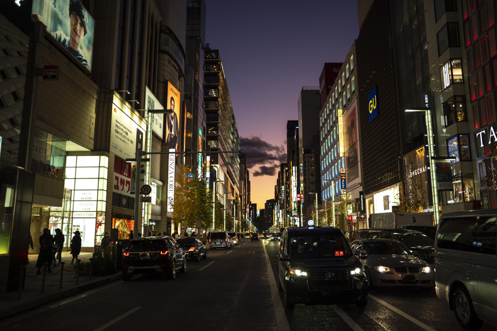 師走の銀座通り