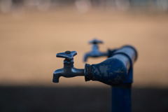 グラウンドの水道蛇口