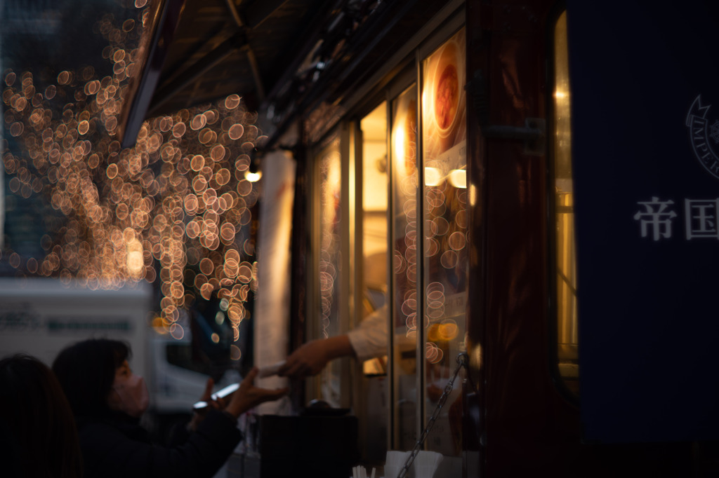 丸の内のキッチンカー