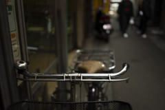 業務用自転車のある光景