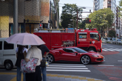 出動す。