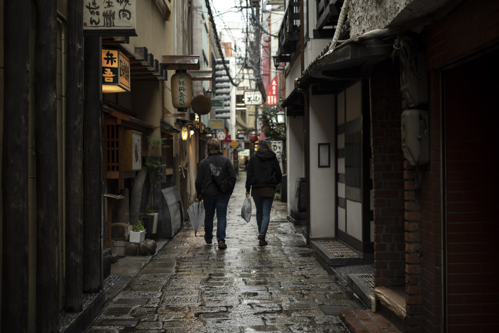 石畳雨情