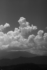 雲湧く